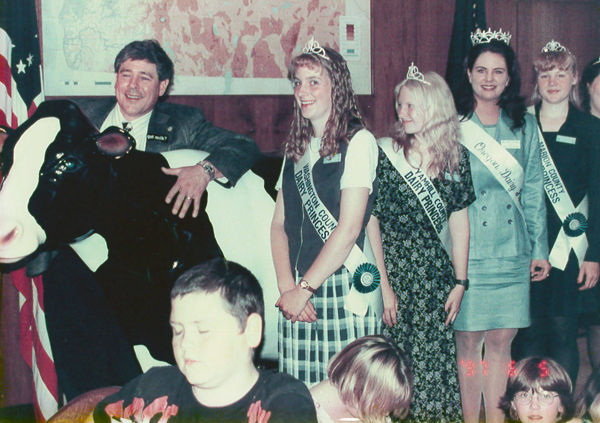 rep-tim-josi-with-or-dairy-princess-amb_1997.jpg
